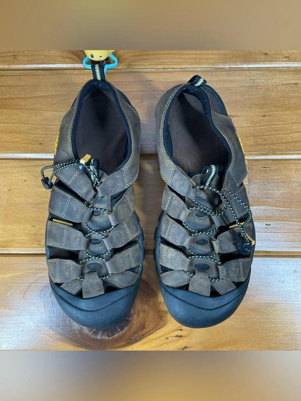 KEEN Newport Mens Size 11 Brown Waterproof Leather Hiking Sandals Shoes 1001870